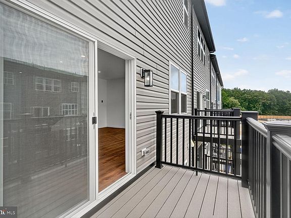 5th image of 10009B American Pharoah Ln