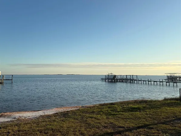 5300 Soundside Dr, Gulf Breeze, FL 32563
