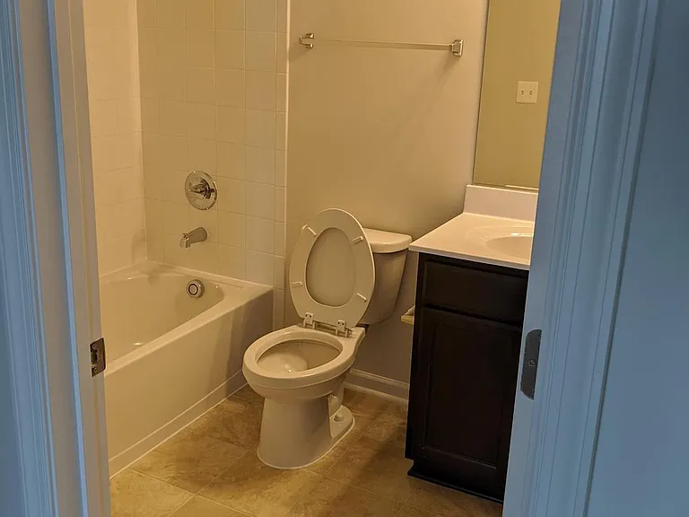 224 Parkland Dr — Photo 8