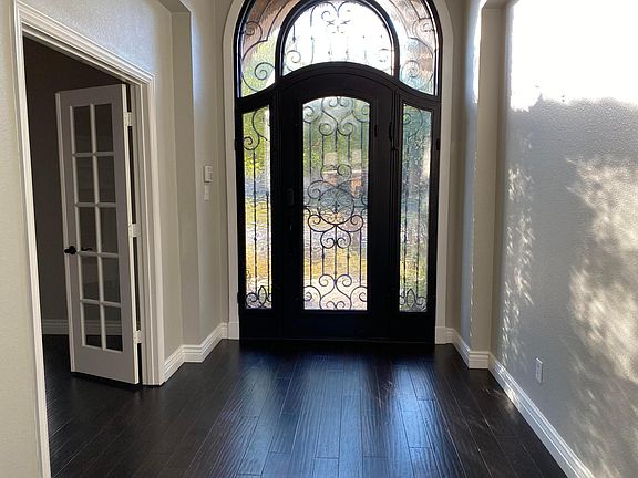 5th image of 6 Parkway Ct