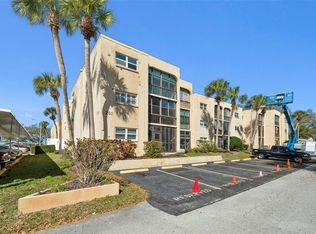 11485 Oakhurst Rd Building 200-208, Largo, FL 33774