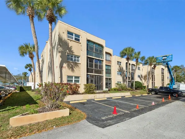 11485 Oakhurst Rd Building 200-208, Largo, FL 33774