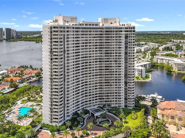 1000 W Island Blvd #2312, North Miami Beach, FL 33160