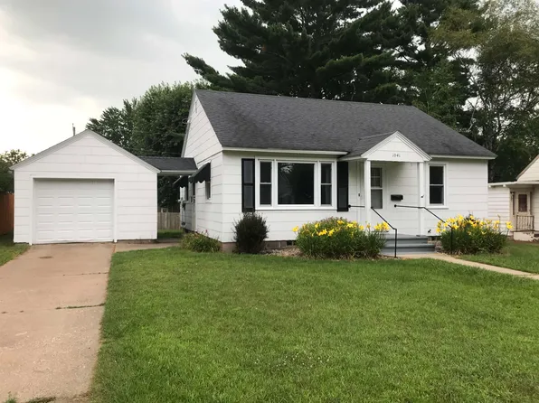 1041 S Lutz St, Shawano, WI 54166