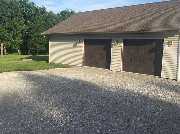 3 Emery Ln, Harrisburg, IL 62946