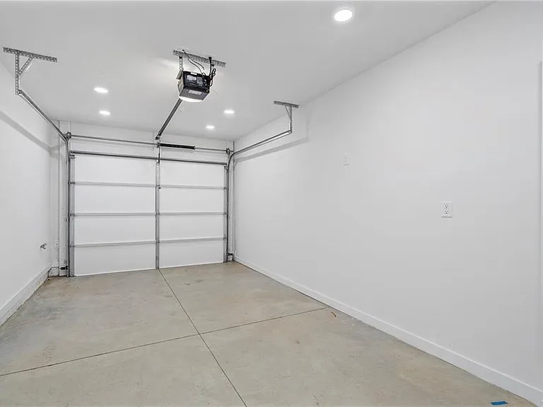 371 Pratt Dr SE #207 — Photo 25