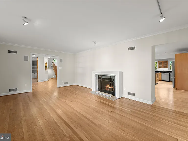 5104 Scarsdale Rd — Photo 11