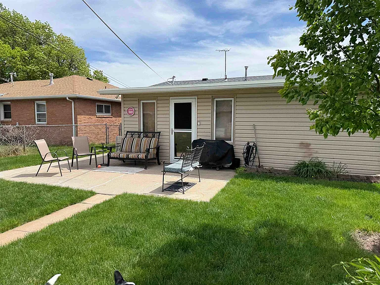2207 Anna Ave — Photo 13