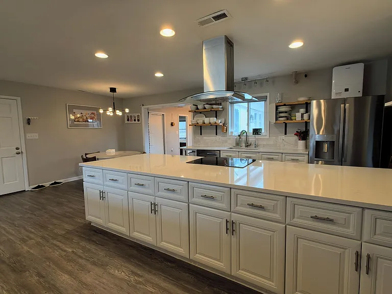 101 York Dr — Photo 3