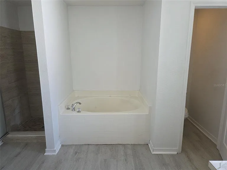 407 Arkansas Ct — Photo 13
