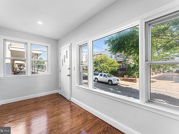 4th image of 6718 Glenloch St