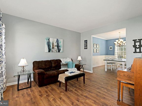 5th image of 24804 Magnolia Cir