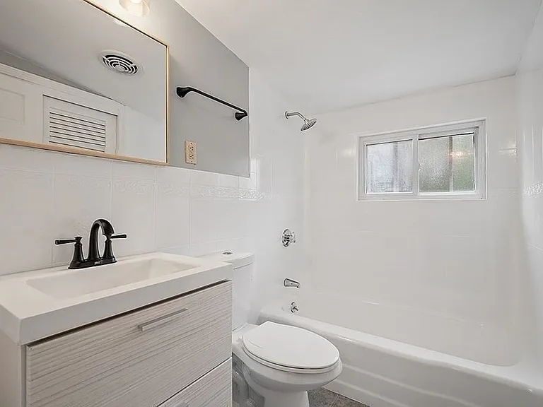 212 W Plain St #B — Photo 15