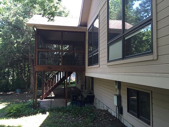 5th image of 1728 Westbank Way