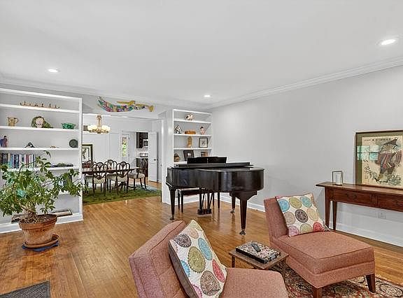 5th image of 123 Mimosa Pl