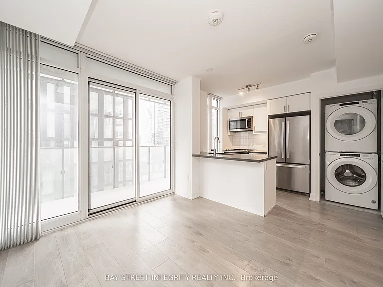 50 Wellesley St E #2801 — Photo 9
