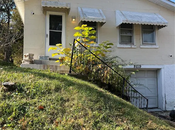 8819 College Ave, Saint Louis, MO 63136