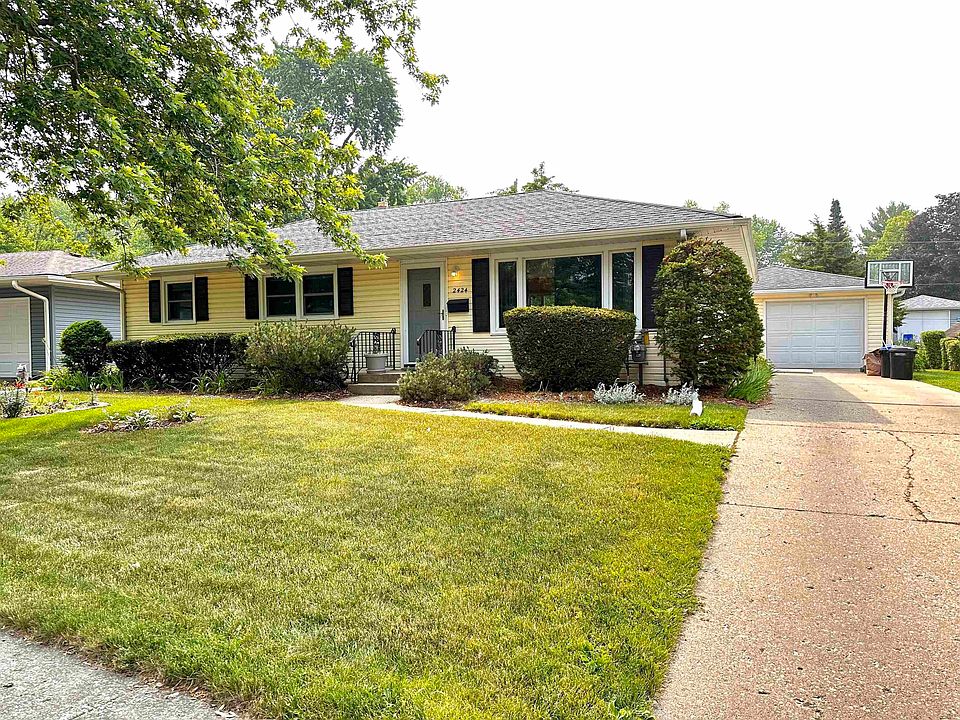 1st image of 2424 Wyoming Dr