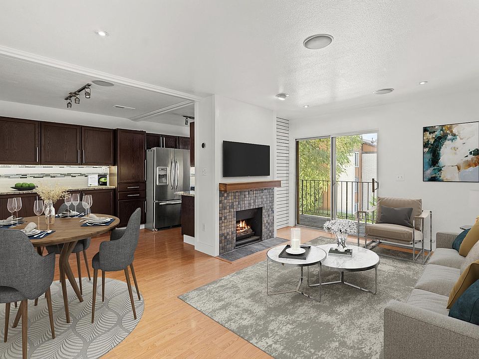 2nd image of 2406 S Elizabeth St #Xx