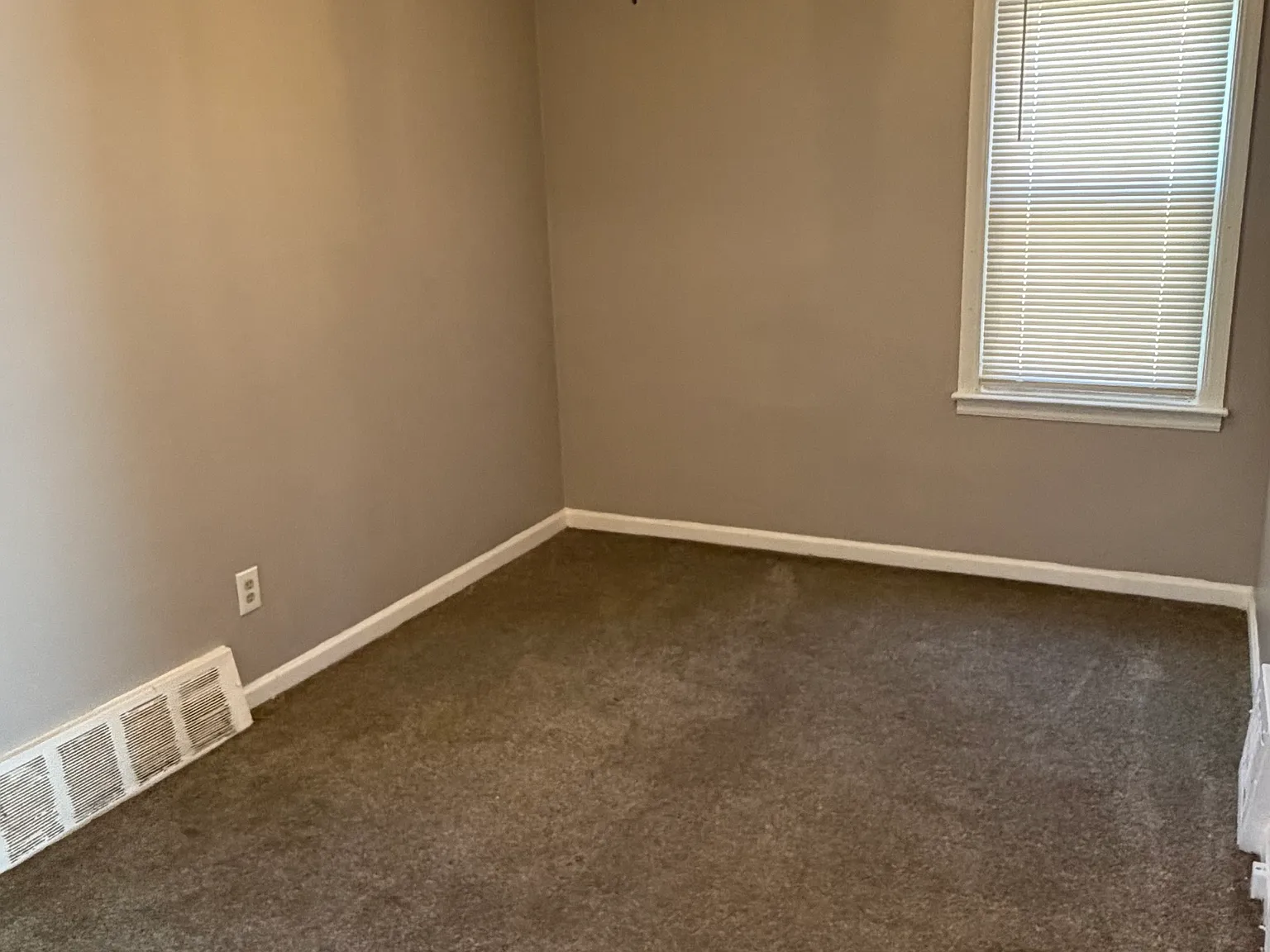 2 bed, 785 sqft, $1,100 — Photo 4