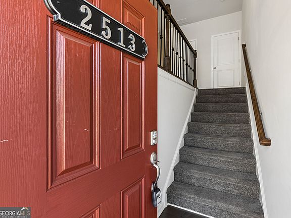 2nd image of 2513 Hedgeway Cir