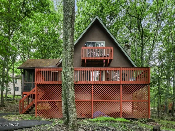 2158 Southport Dr, Bushkill, PA 18324