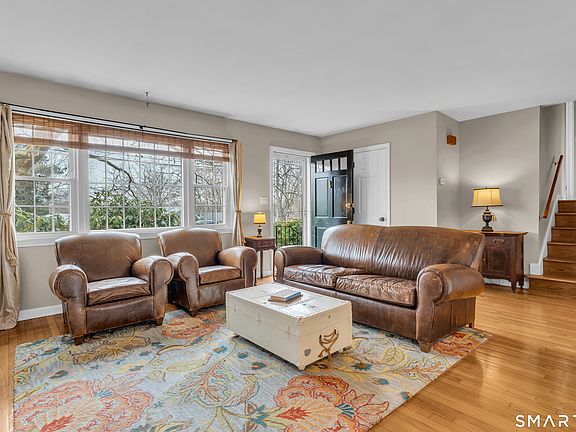 3rd image of 82 Raymond Road