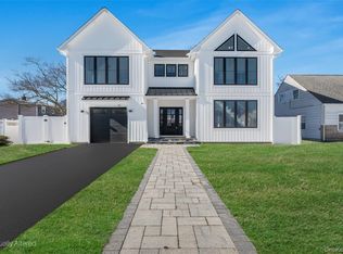 38 Pond Lane, Levittown, NY 11756