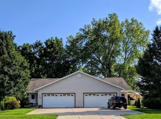 1811 Summit Ave, Waukesha, WI 53188