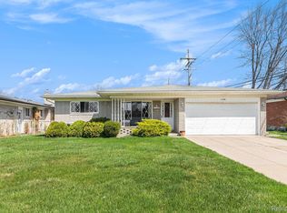 11109 Brougham Dr, Sterling Heights, MI 48312