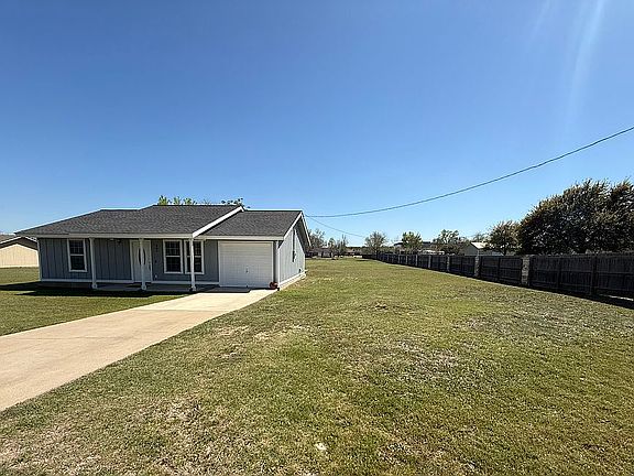 3rd image of 207 Rabbit Hollow Ln