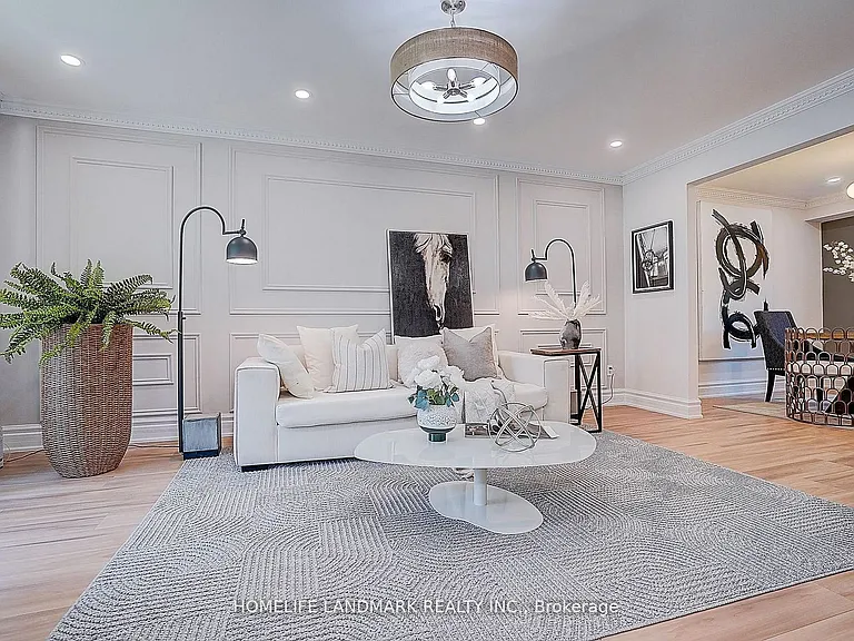 20573 Yonge St — Photo 7