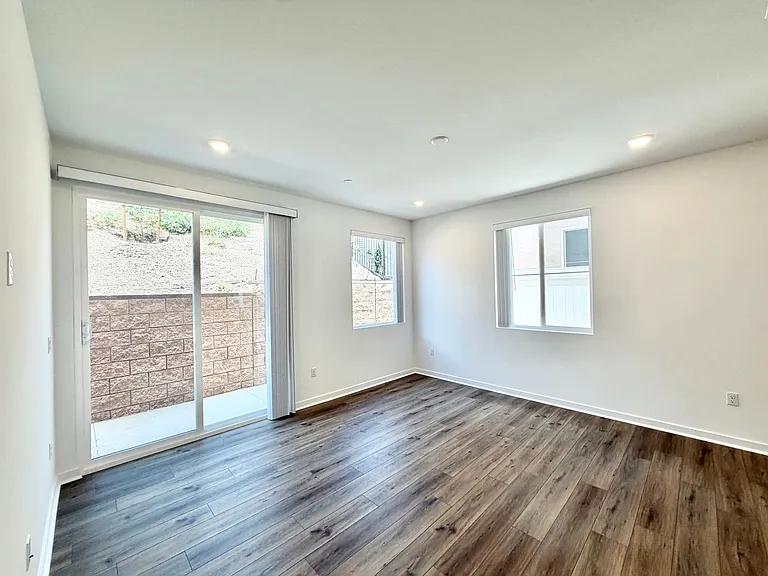 31404 Lolite Dr — Photo 9