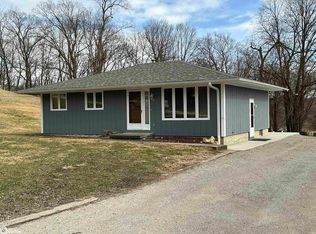 102 Green Knls, Melrose, IA 52569