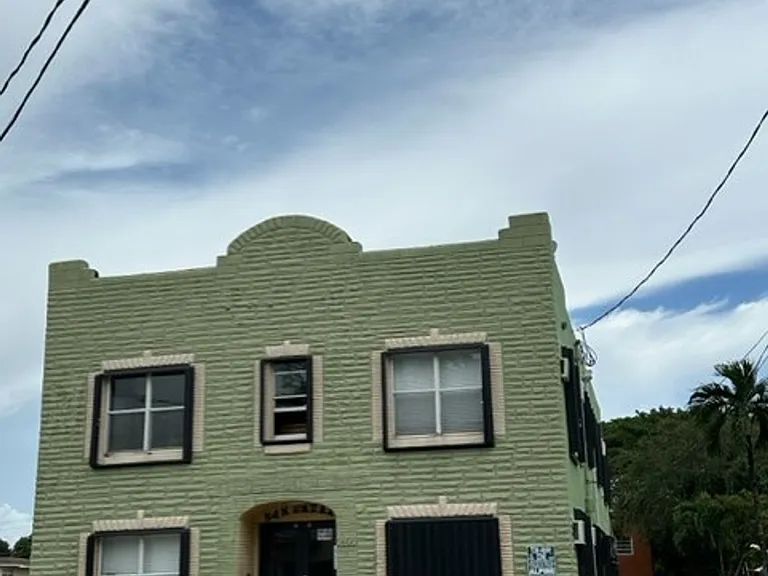 1639 NW 3rd St — Photo 3