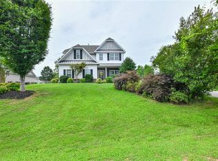 3157 Knoll Ridge Dr, Walkertown, NC 27051
