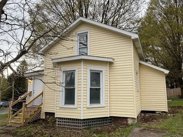 42 Bridge St, Carthage, NY 13619