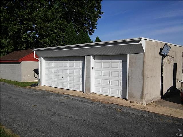 2nd image of 2254 3rd St