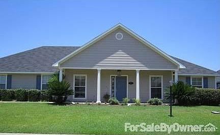 Front View : 4 column covered porch