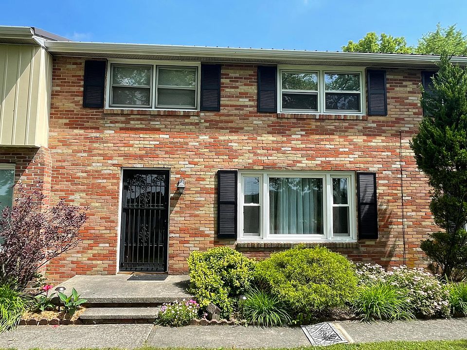 1st image of 167 W Smiley Ave