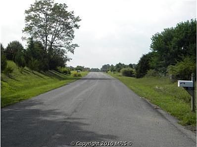 3rd image of 521 Sandy Creek Dr
