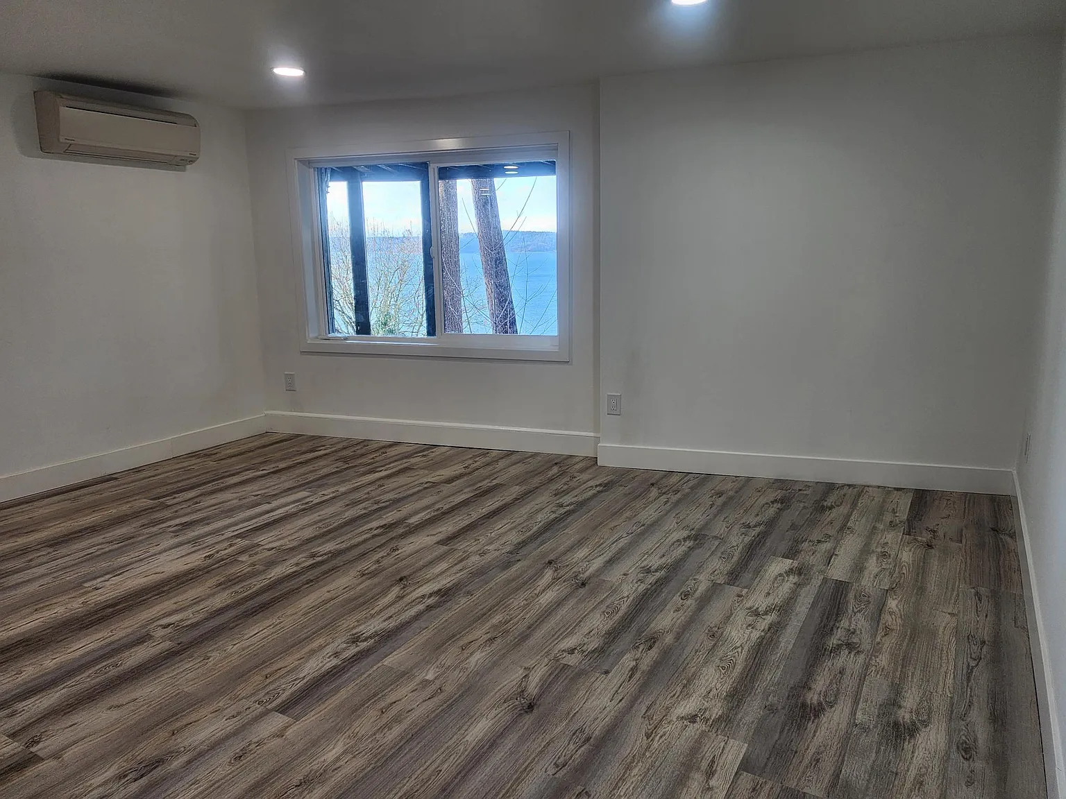 2 bed, 1300 sqft, $2,700 — Photo 4