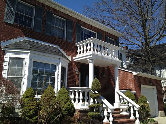 2nd image of 107 Lafayette Pl
