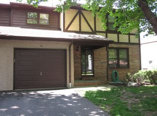 15 Teaberry Dr, Edison, NJ 08820