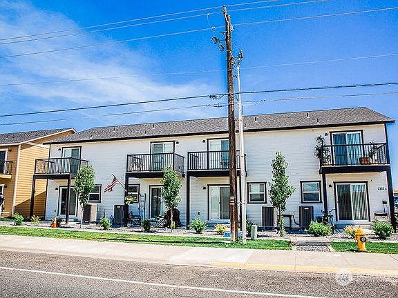 3rd image of 2737 W Marina Drive