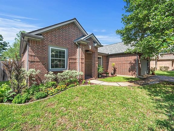 3rd image of 17022 Locust Springs Drive