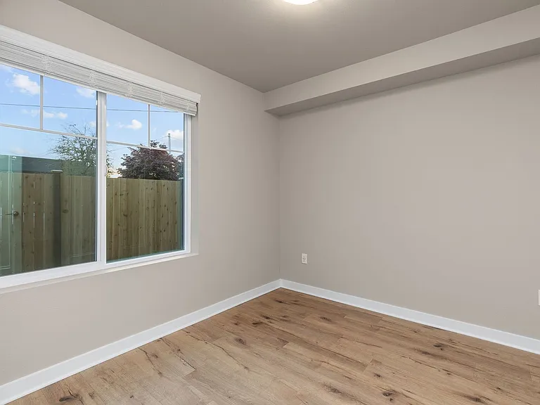15423 Admiralty Way #B7 — Photo 32