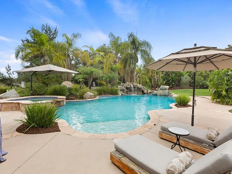 6805 Farms View Ct — Photo 32