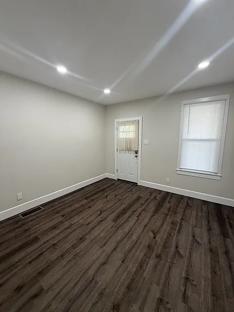 2 bed, 1.5 bath, $1,450 — Photo 2