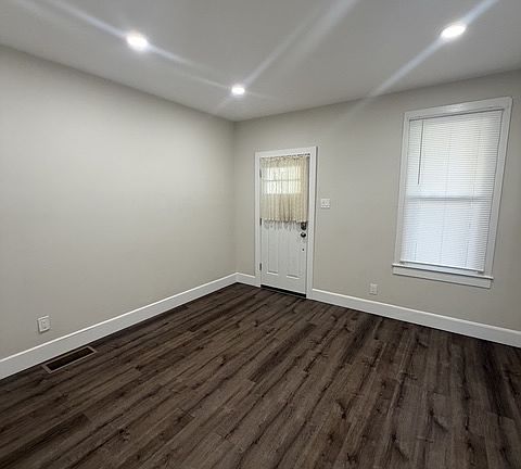 2nd image of 709 Park St